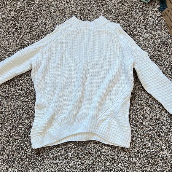 White sweater size small - Picture 3 of 3